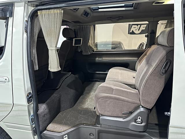 2000 Toyota HiAce JDM car for sale — photo 18 of 18