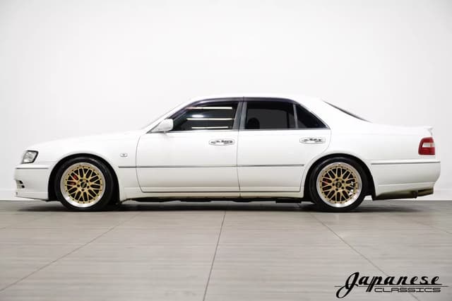 1996 Nissan Cima JDM car for sale — photo 4 of 25