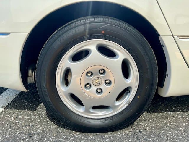 2001 Toyota Celsior JDM car for sale — photo 14 of 25