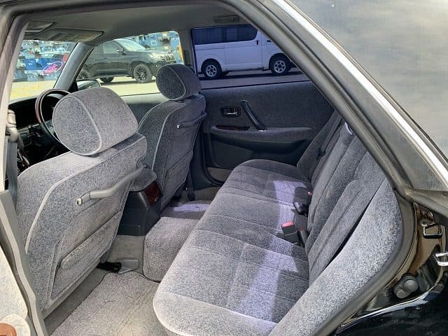 1999 Toyota Crown JDM car for sale — photo 9 of 11