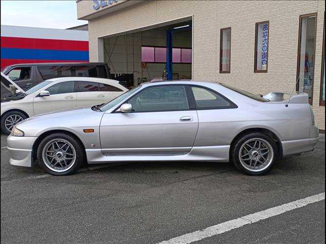 1995 Nissan Skyline JDM car for sale — photo 4 of 25
