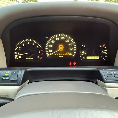 2001 Toyota Crown JDM car for sale — photo 13 of 17