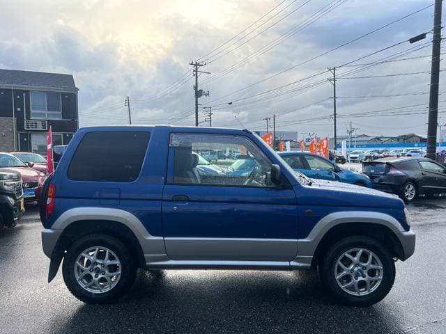 1998 Mitsubishi Pajero Mini JDM car for sale — photo 10 of 20