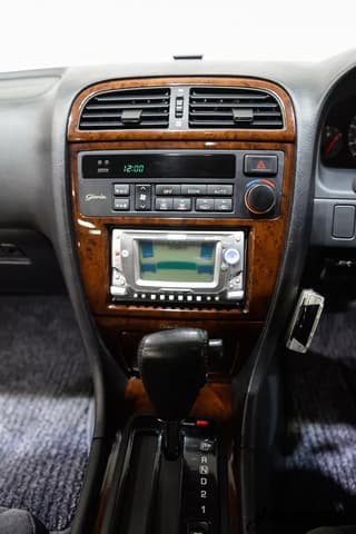 1996 Nissan Gloria JDM car for sale — photo 10 of 25