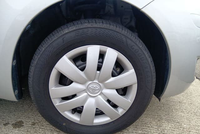 2010 Toyota Vitz JDM car for sale — photo 12 of 25