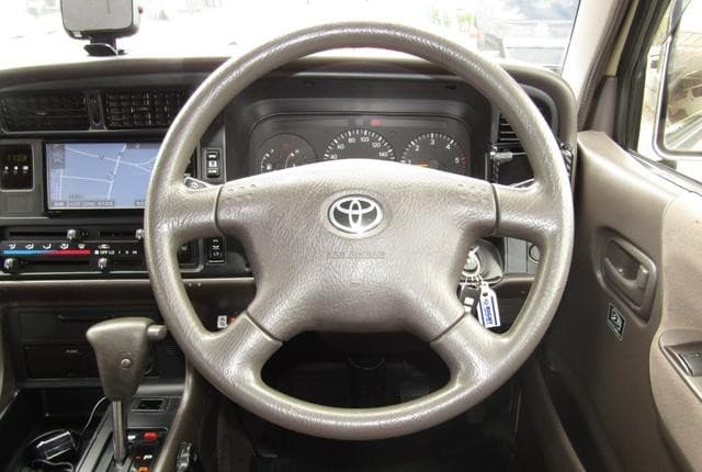 2002 Toyota HiAce JDM car for sale — photo 6 of 20