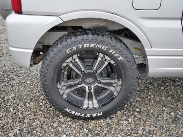 2002 Suzuki Jimny JDM car for sale — photo 21 of 25