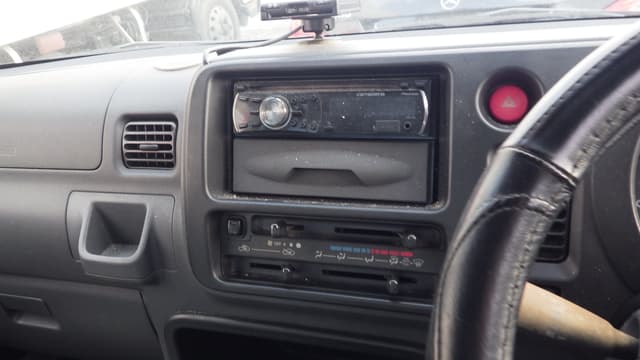 2006 Daihatsu Hijet JDM car for sale — photo 9 of 16