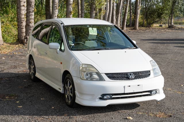 2001 Honda Stream JDM car for sale — photo 3 of 15