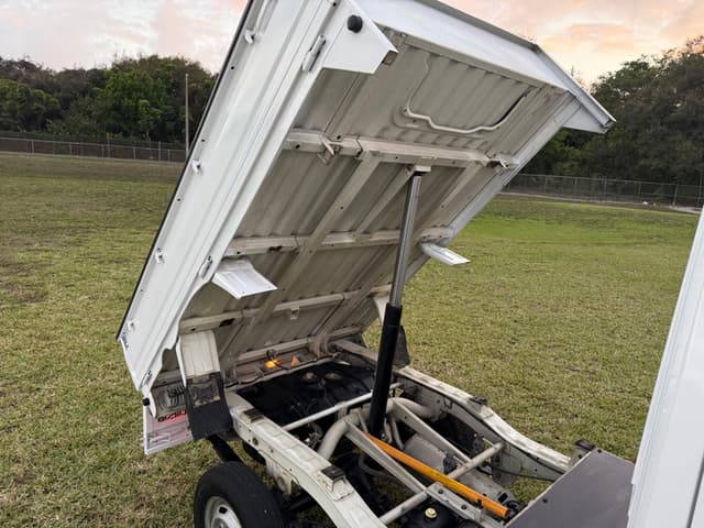 1998 Mitsubishi Minicab JDM car for sale — photo 17 of 25