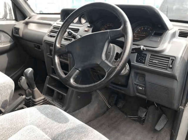1995 Mitsubishi Pajero JDM car for sale — photo 3 of 5