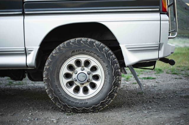 1992 Mitsubishi Delica JDM car for sale — photo 23 of 25