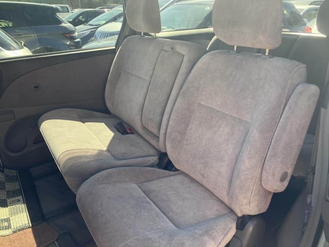 2001 Toyota Estima JDM car for sale — photo 9 of 11