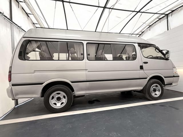 2001 Toyota HiAce JDM car for sale — photo 6 of 25