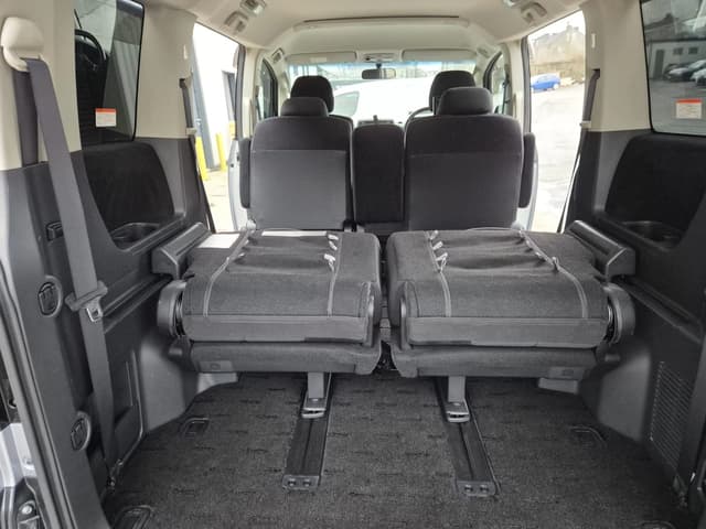 2009 Mitsubishi Delica JDM car for sale — photo 21 of 22