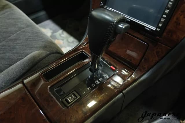 1996 Nissan Cima JDM car for sale — photo 10 of 25