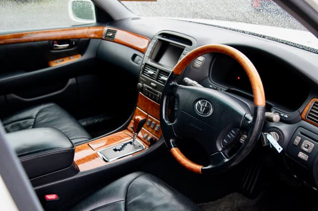 2001 Toyota Celsior JDM car for sale — photo 12 of 22