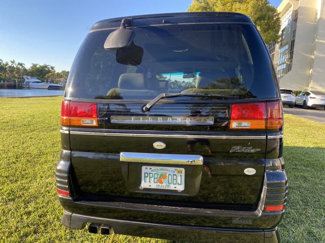 2000 Nissan Elgrand JDM car for sale — photo 5 of 10
