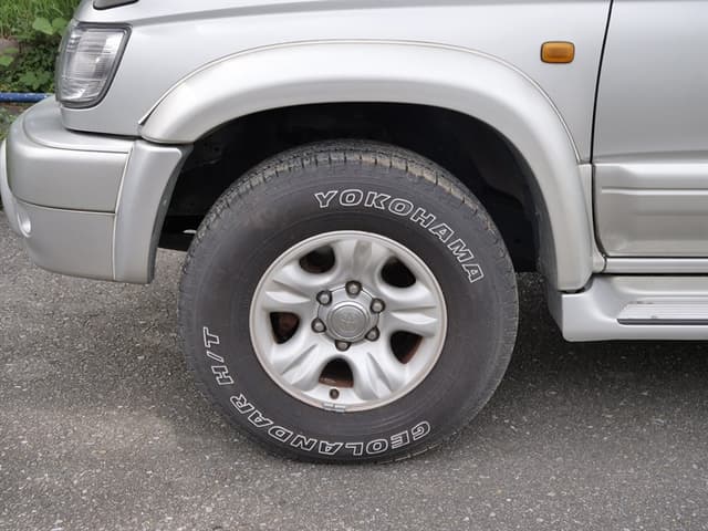 2001 Toyota Hilux Surf JDM car for sale — photo 13 of 25