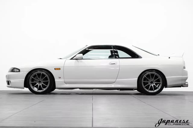 1994 Nissan Skyline JDM car for sale — photo 4 of 25
