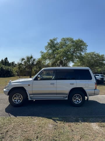 1997 Mitsubishi Pajero JDM car for sale — photo 6 of 24