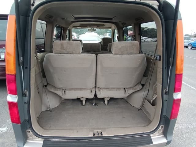 2001 Honda Stepwagon JDM car for sale — photo 11 of 14