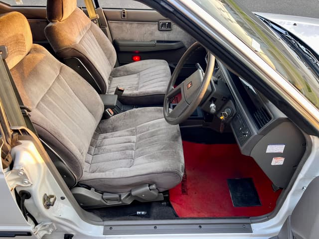 1987 Nissan Bluebird JDM car for sale — photo 12 of 25