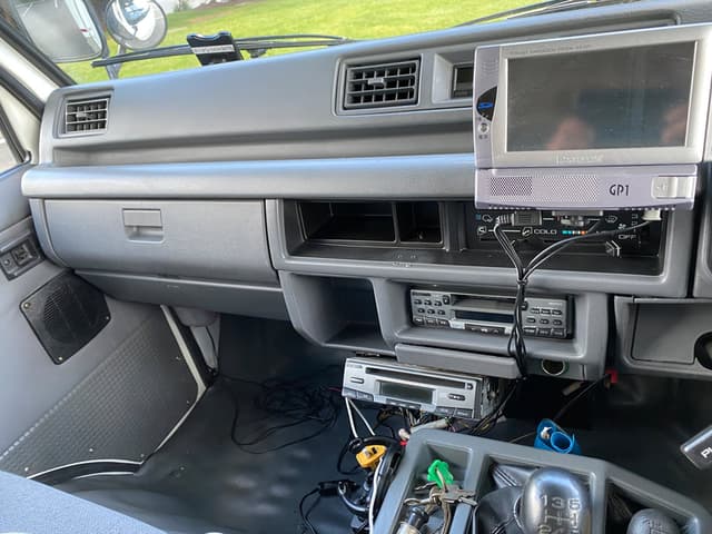 1991 Isuzu JDM car for sale — photo 9 of 10