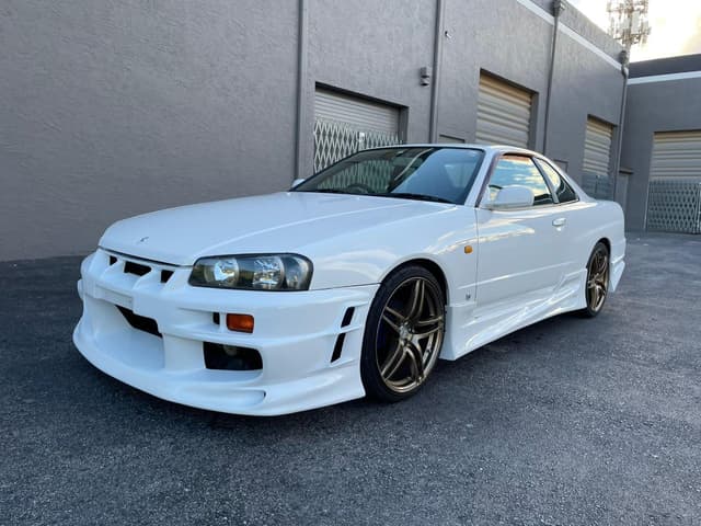 1998 Nissan Skyline JDM car for sale — photo 9 of 25