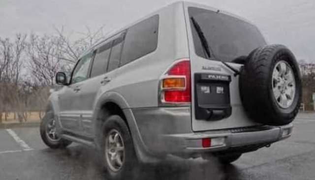 1999 Mitsubishi Pajero JDM car for sale — photo 2 of 11