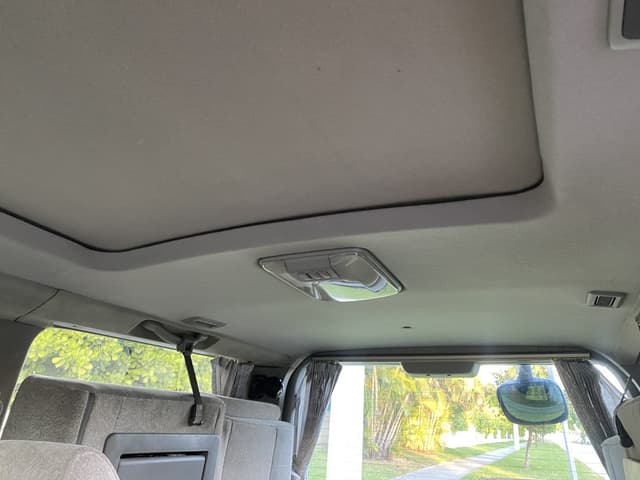 2000 Nissan Elgrand JDM car for sale — photo 4 of 11