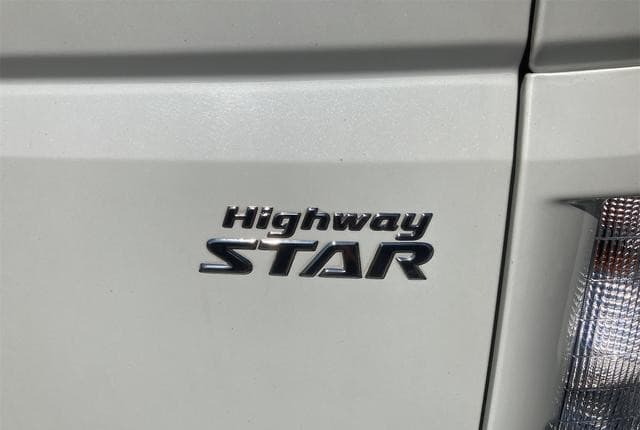 2003 Nissan Elgrand JDM car for sale — photo 10 of 25