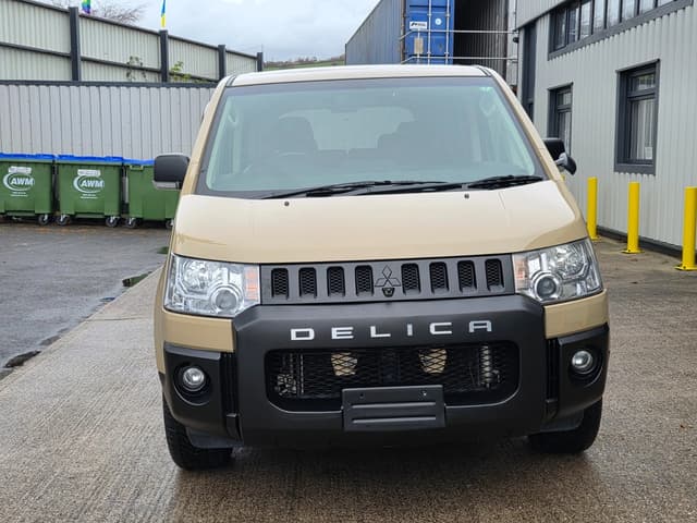 2009 Mitsubishi Delica JDM car for sale — photo 3 of 10