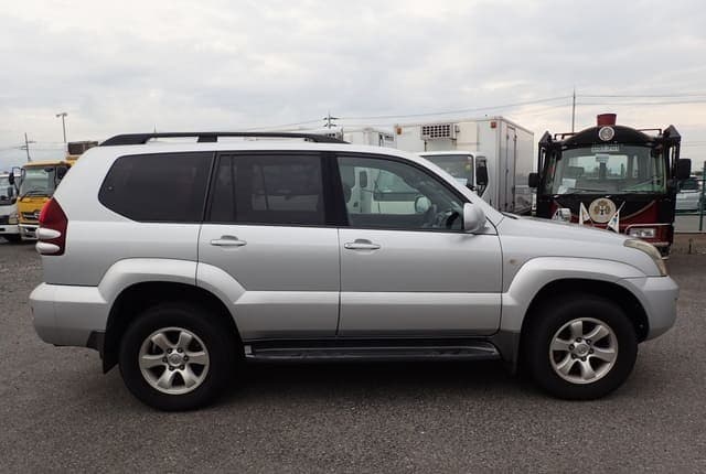 2007 Toyota Land Cruiser Prado JDM car for sale — photo 6 of 25