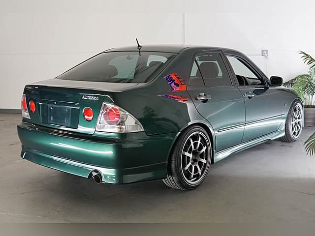1999 Toyota Altezza JDM car for sale — photo 4 of 25
