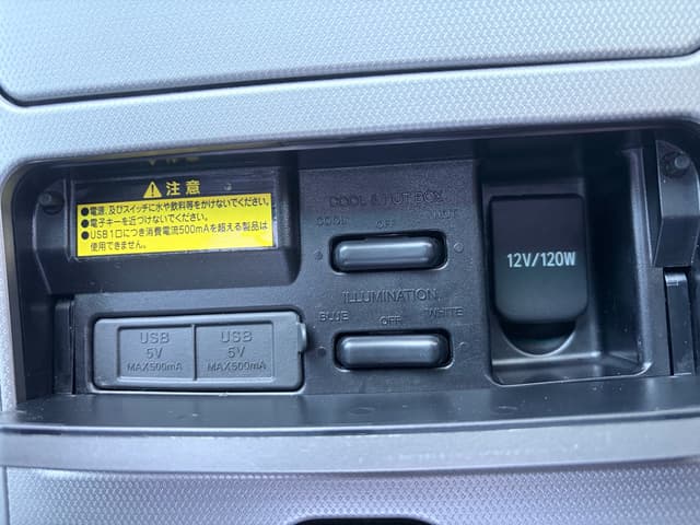 2010 Toyota Vellfire JDM car for sale — photo 15 of 21
