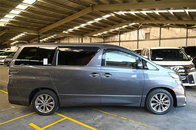 2011 Toyota Alphard JDM car for sale — photo 13 of 23