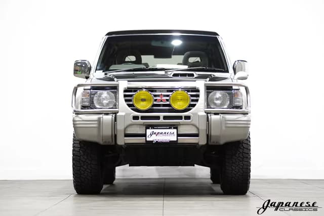 1996 Mitsubishi Pajero JDM car for sale — photo 2 of 25