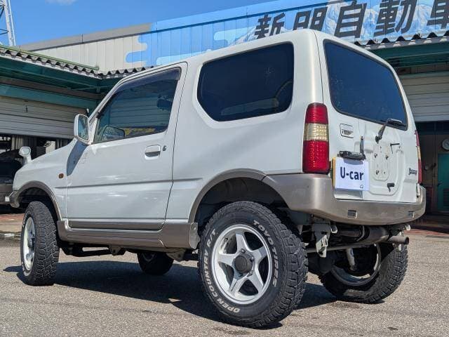 2001 Suzuki Jimny JDM car for sale — photo 13 of 18