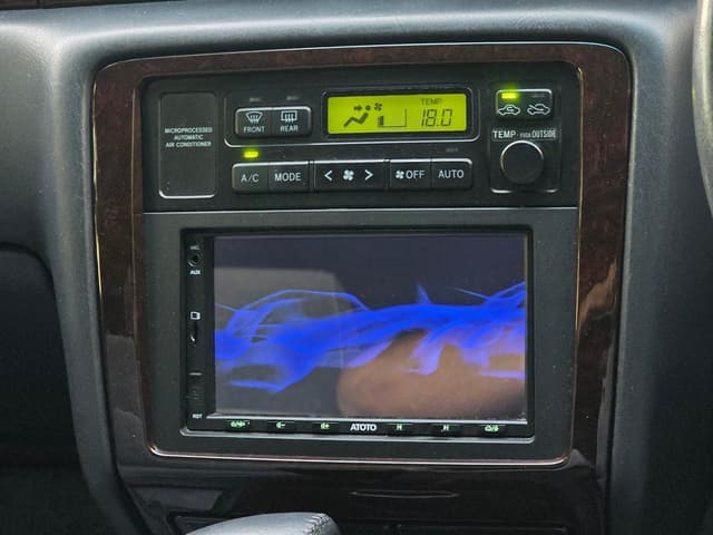 1996 Toyota Crown JDM car for sale — photo 21 of 25