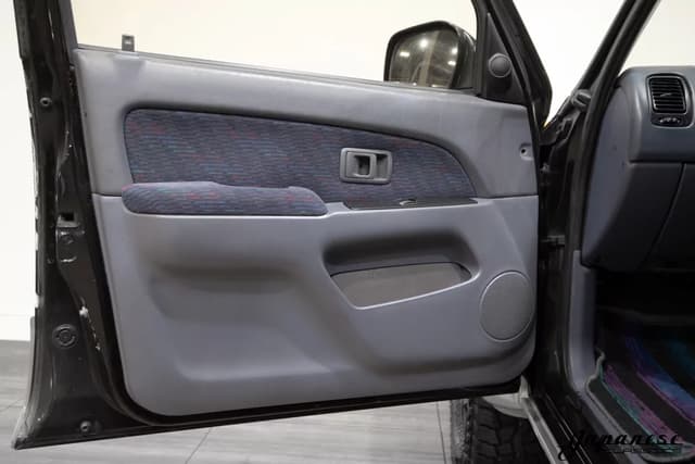 1998 Toyota Hilux Surf JDM car for sale — photo 16 of 25