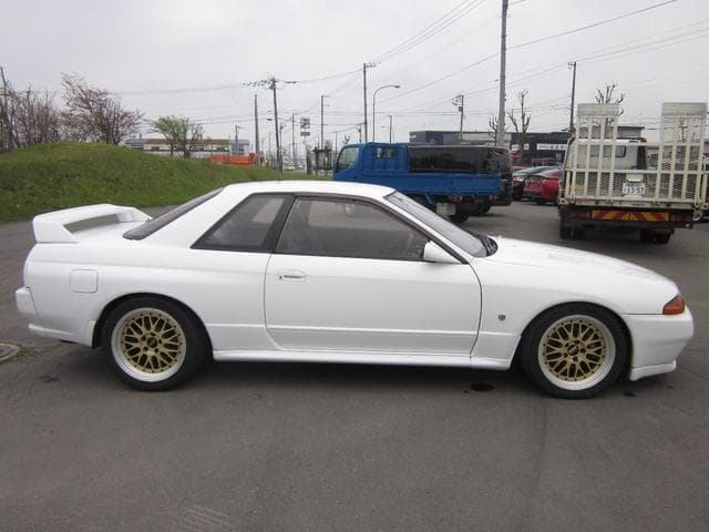 1995 Nissan Skyline JDM car for sale — photo 5 of 25