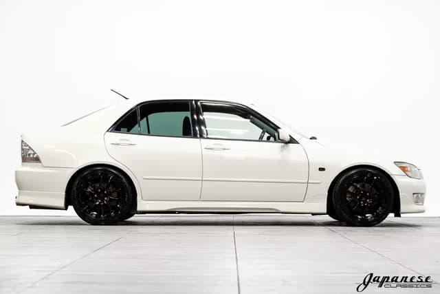 1999 Toyota Altezza JDM car for sale — photo 5 of 25