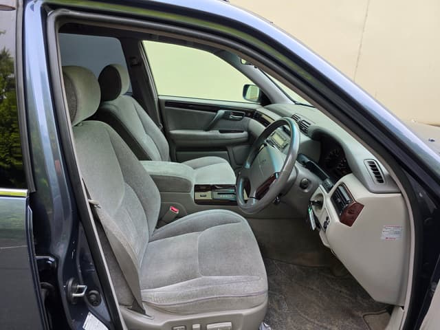 2001 Toyota Crown JDM car for sale — photo 10 of 15