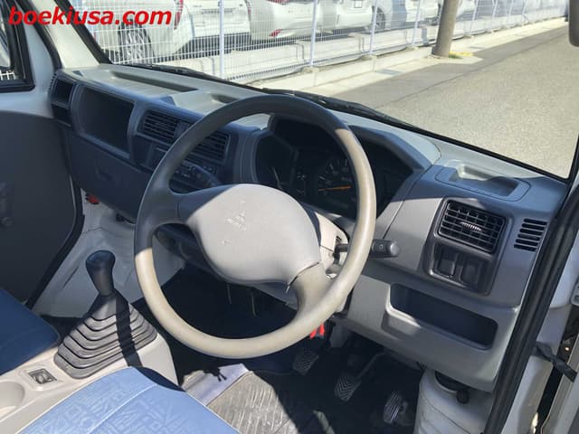 1999 Mitsubishi Minicab JDM car for sale — photo 13 of 21
