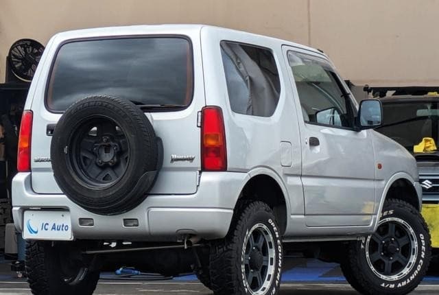 2003 Suzuki Jimny JDM car for sale — photo 2 of 25