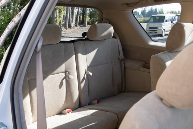 2001 Toyota Ipsum JDM car for sale — photo 13 of 15