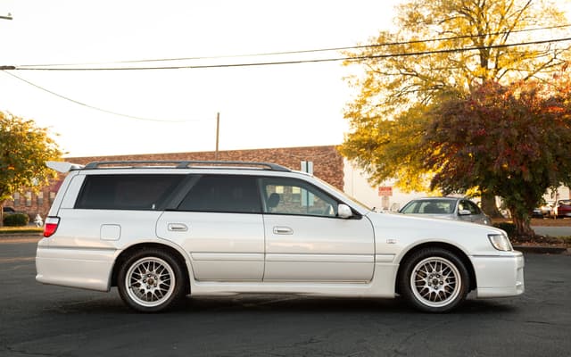 1998 Nissan Stagea JDM car for sale — photo 3 of 14