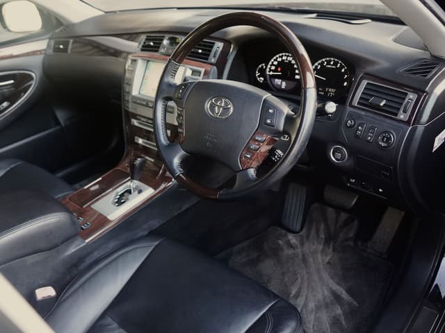 2007 Toyota Crown JDM car for sale — photo 9 of 20