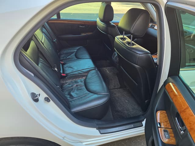 2001 Toyota Celsior JDM car for sale — photo 12 of 13